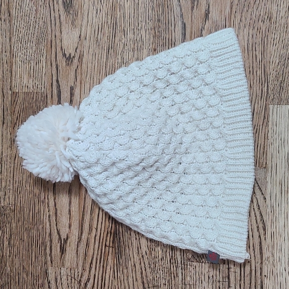 Toque - Picture 1 of 7